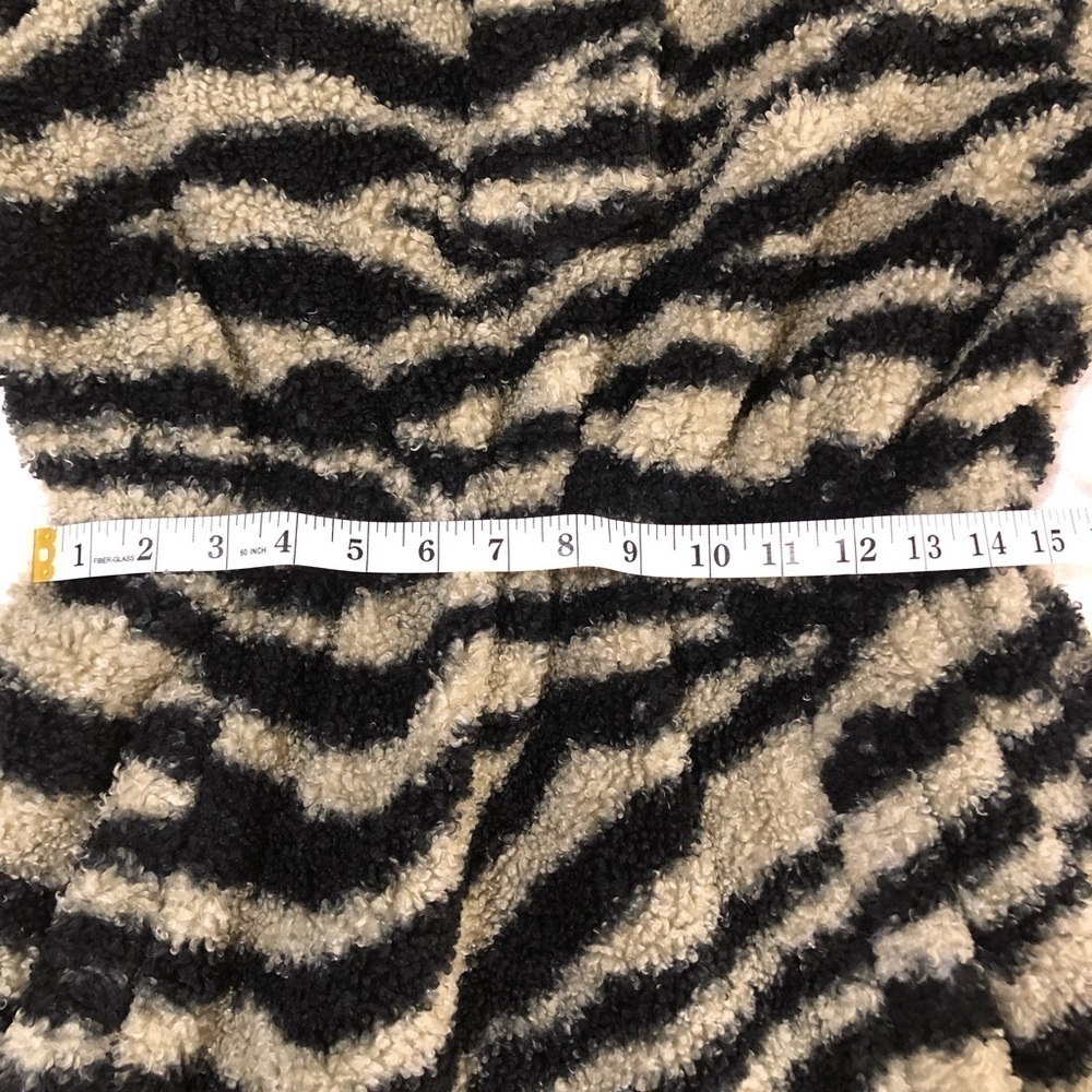 Varley by Anthropologie Whitfield Sherpa Oversized Zebra Pullover XS-M fit - Picture 10 of 10
